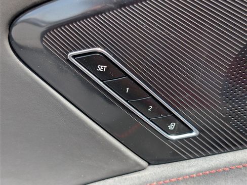 Used 2023 Chevrolet Corvette Stingray Premium Cpe w/ Z51 Performance Package RWD image 18