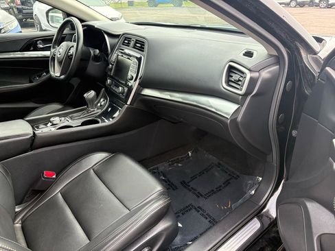 Used 2020 Nissan Maxima 3.5 SV w/ Floor Mat Group FWD image 17