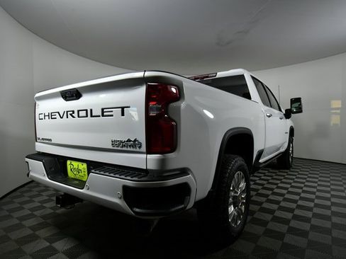 Used 2022 Chevrolet Silverado 3500 High Country w/ Technology Package image 11