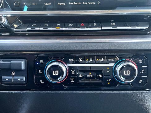 Used 2022 GMC Sierra 1500 SLT image 34