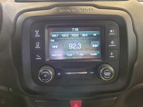 Used 2015 Jeep Renegade Latitude AWD/4WD image 25