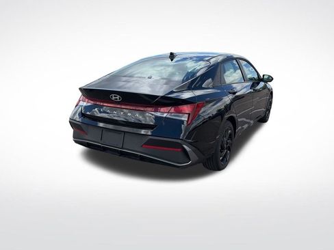 Used 2026 Hyundai Elantra Sport FWD image 5