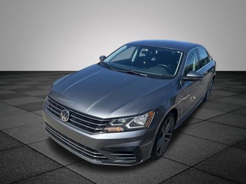 Used 2017 Volkswagen Passat 1.8T R-Line FWD image 10