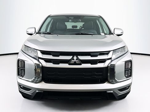 Used 2025 Mitsubishi Outlander Sport SE image 2