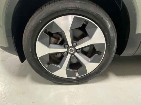 Certified 2024 Volvo XC40 B5 Plus w/ Protection Package Premier image 5