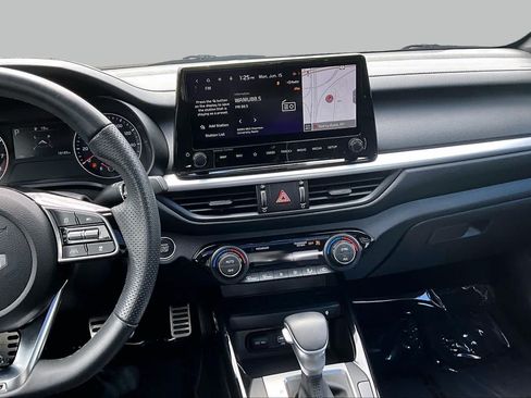 Used 2023 Kia Forte GT-Line w/ GT-Line Premium Package FWD image 7