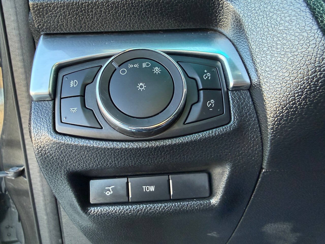 Used 2017 Ford Explorer Sport w/ Equipment Group 401A AWD/4WD image 32