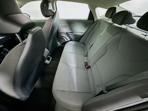 Used 2025 Kia K4 LXS image 27