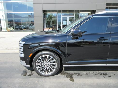 Used 2026 Hyundai Palisade Calligraphy AWD/4WD image 2