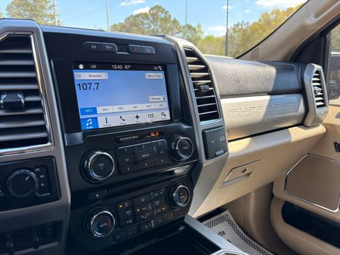 Used 2017 Ford F250 Lariat w/ Lariat Ultimate Package image 10