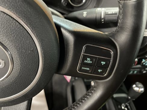 Used 2017 Jeep Wrangler Unlimited Sahara w/ Connectivity Group image 18