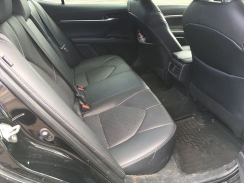 Used 2020 Toyota Camry XSE FWD image 8