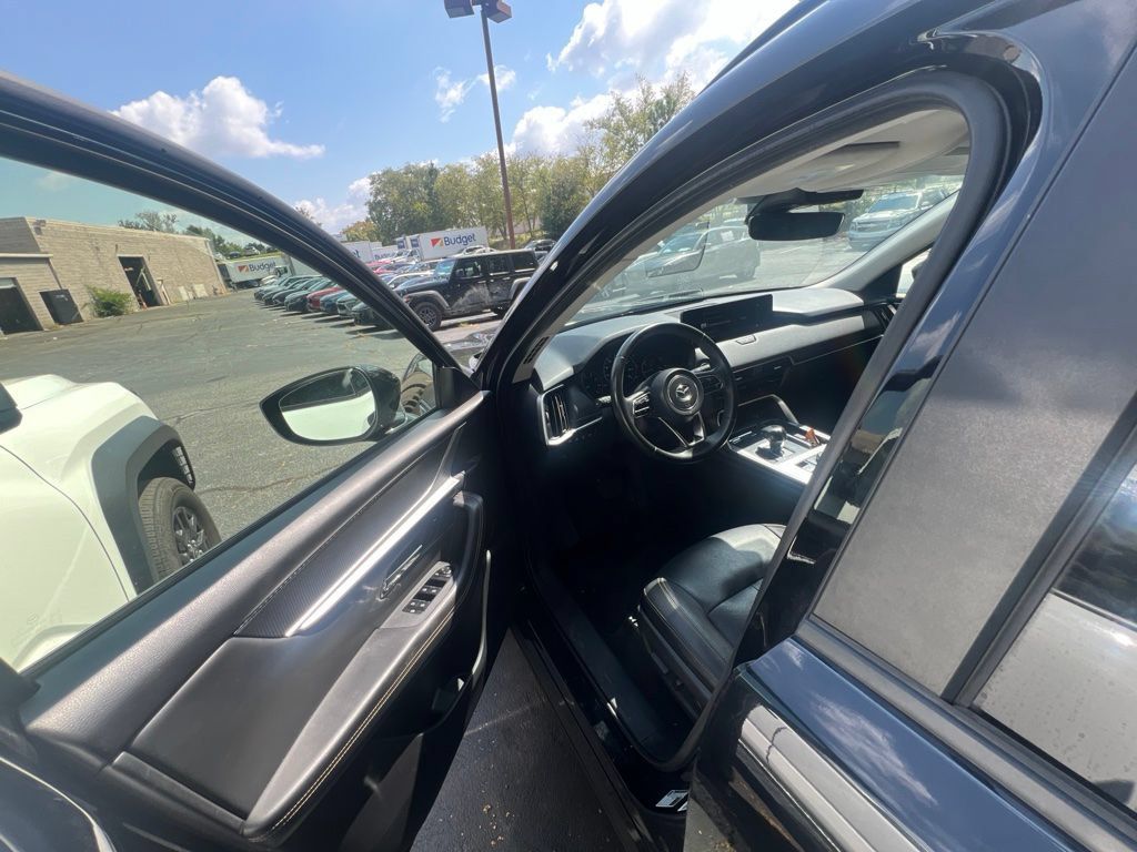 Used 2025 MAZDA CX-70 3.3 Turbo w/ Preferred Package AWD/4WD image 2