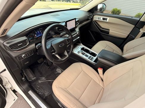 Used 2020 Ford Explorer Limited image 19