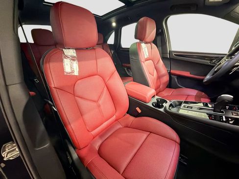 New 2026 Porsche Macan AWD/4WD image 30