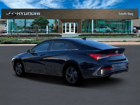 New 2026 Hyundai Elantra SEL Sport image 4