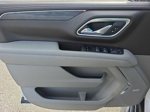 Used 2021 GMC Yukon XL SLT w/ SLT Premium Package image 30