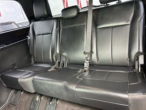 Used 2020 Ford Expedition XLT w/ Equipment Group 202A RWD image 16