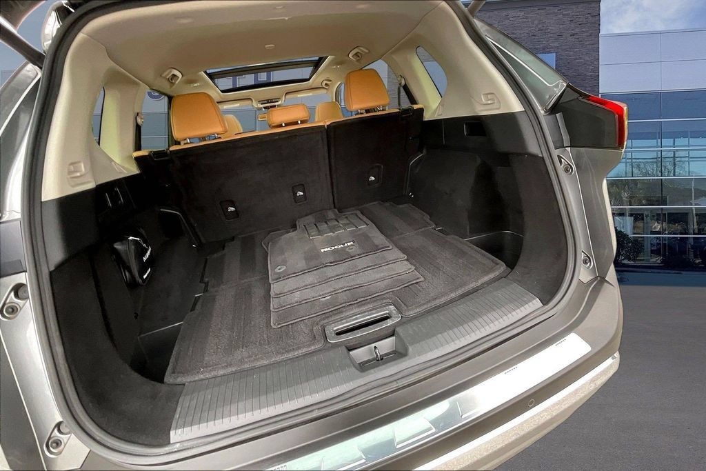 Used 2023 Nissan Rogue Platinum FWD image 25