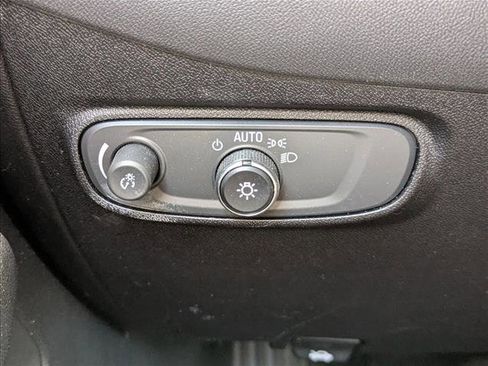 Used 2019 Chevrolet Equinox LT image 12