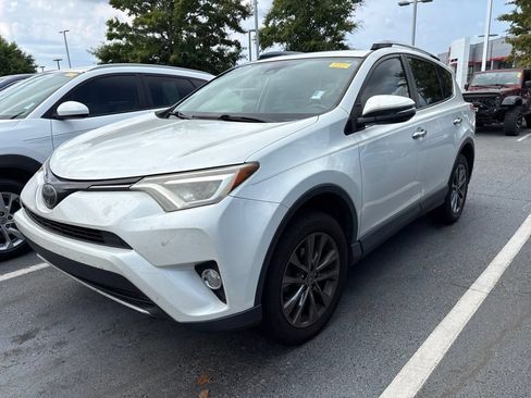 Used 2018 Toyota RAV4 Limited FWD image 1