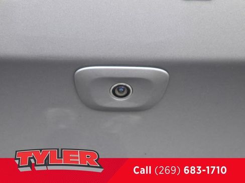 Used 2016 Jeep Cherokee Latitude FWD image 15