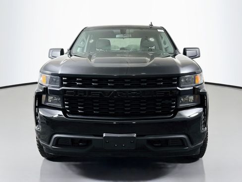 Used 2020 Chevrolet Silverado 1500 Custom w/ Custom Value Package AWD/4WD image 2