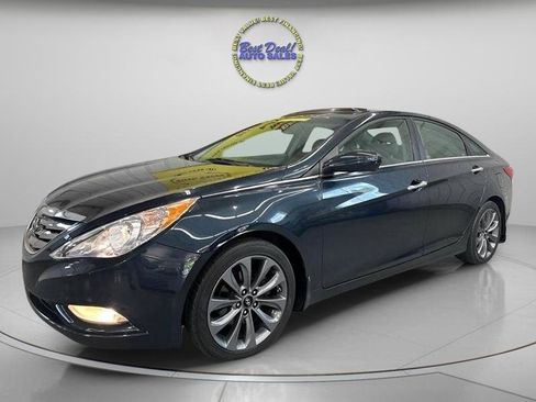 Used 2013 Hyundai Sonata SE w/ Navigation & Sunroof Pkg FWD image 1