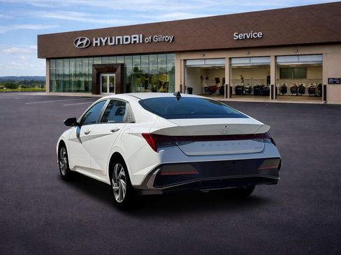 New 2026 Hyundai Elantra Limited FWD image 5