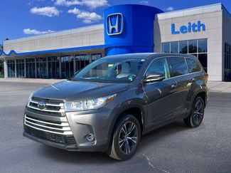 Used 2019 Toyota Highlander LE video 1
