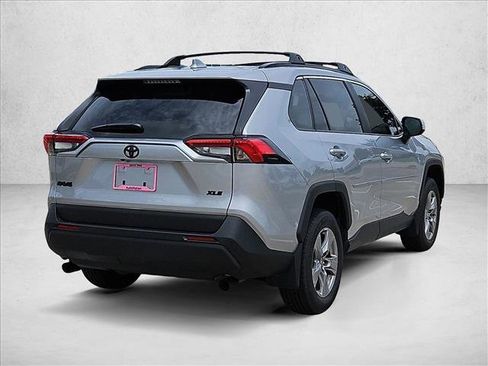 Used 2025 Toyota RAV4 XLE FWD image 5