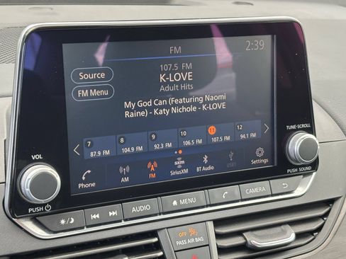 Used 2025 Nissan Altima 2.5 SV FWD image 16