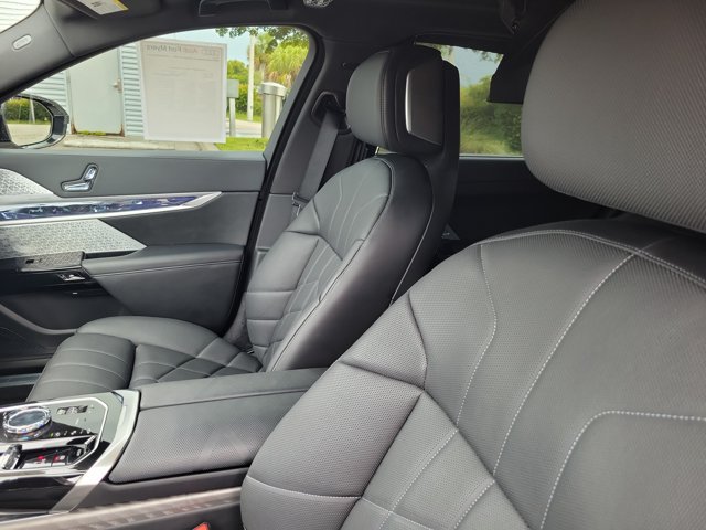 Used 2024 BMW 760i xDrive AWD/4WD image 20