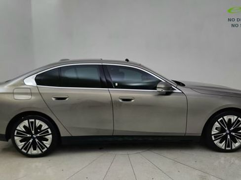 Used 2026 BMW 540i xDrive AWD/4WD image 6
