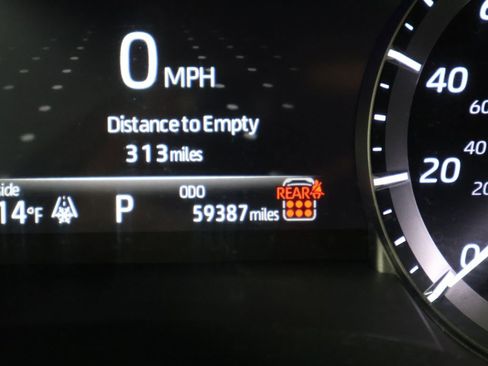 Used 2024 Toyota Highlander LE image 37