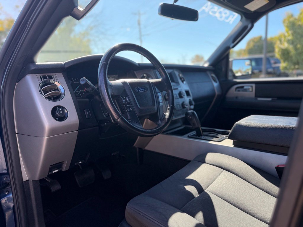 Used 2017 Ford Expedition XLT RWD image 11