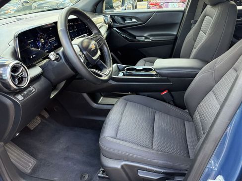Used 2025 Chevrolet Equinox LT image 25
