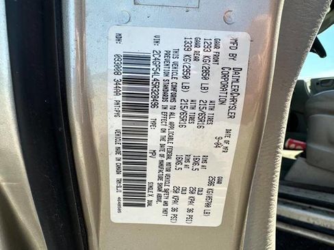 Used 2005 Chrysler Town & Country Touring w/ Leather Interior Group FWD image 43