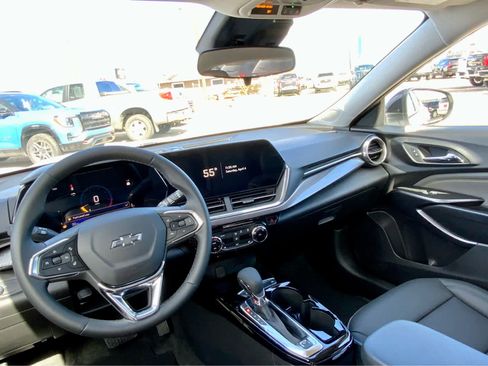 New 2026 Chevrolet Trax ACTIV FWD image 31
