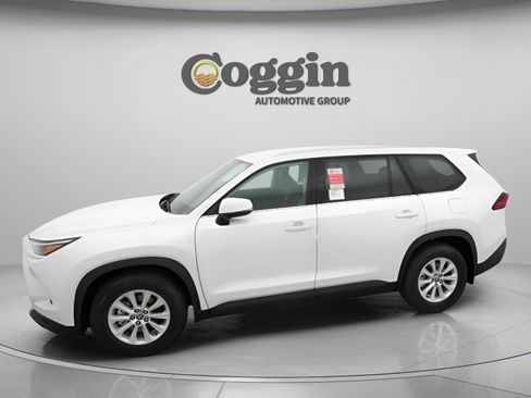 New 2026 Toyota Grand Highlander FWD image 3