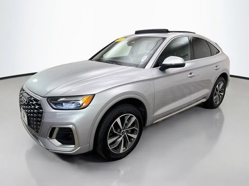 Used 2022 Audi Q5 2.0T Premium w/ Convenience Package AWD/4WD image 3