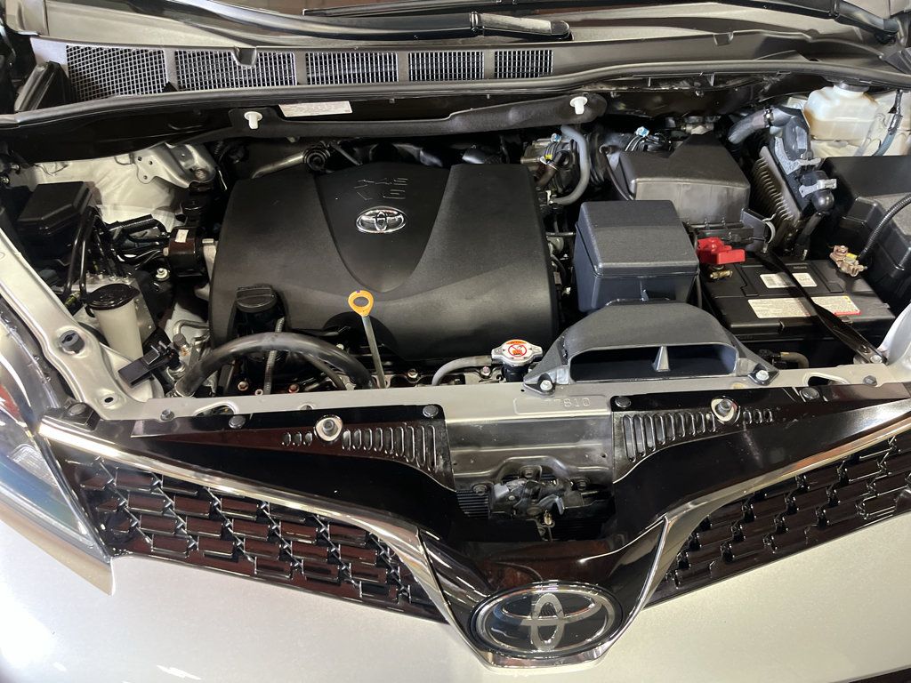 Used 2019 Toyota Sienna SE w/ SE Preferred Package AWD/4WD image 30