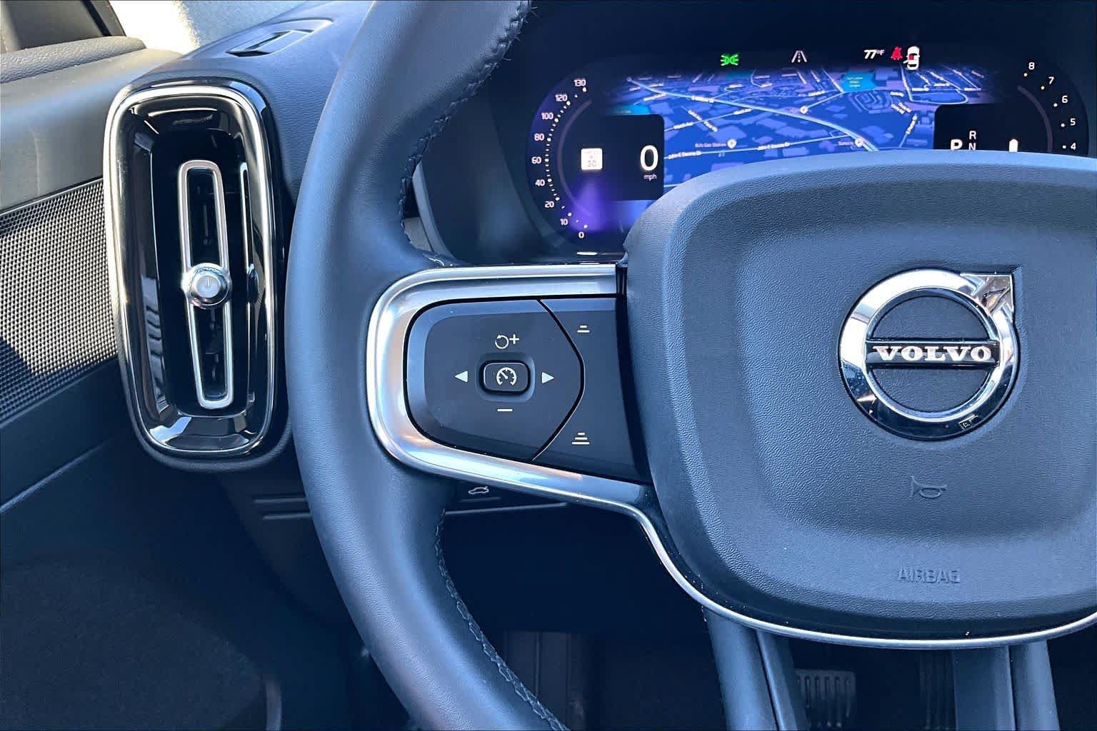 Used 2023 Volvo XC40 B5 Plus w/ Climate Package AWD/4WD image 22