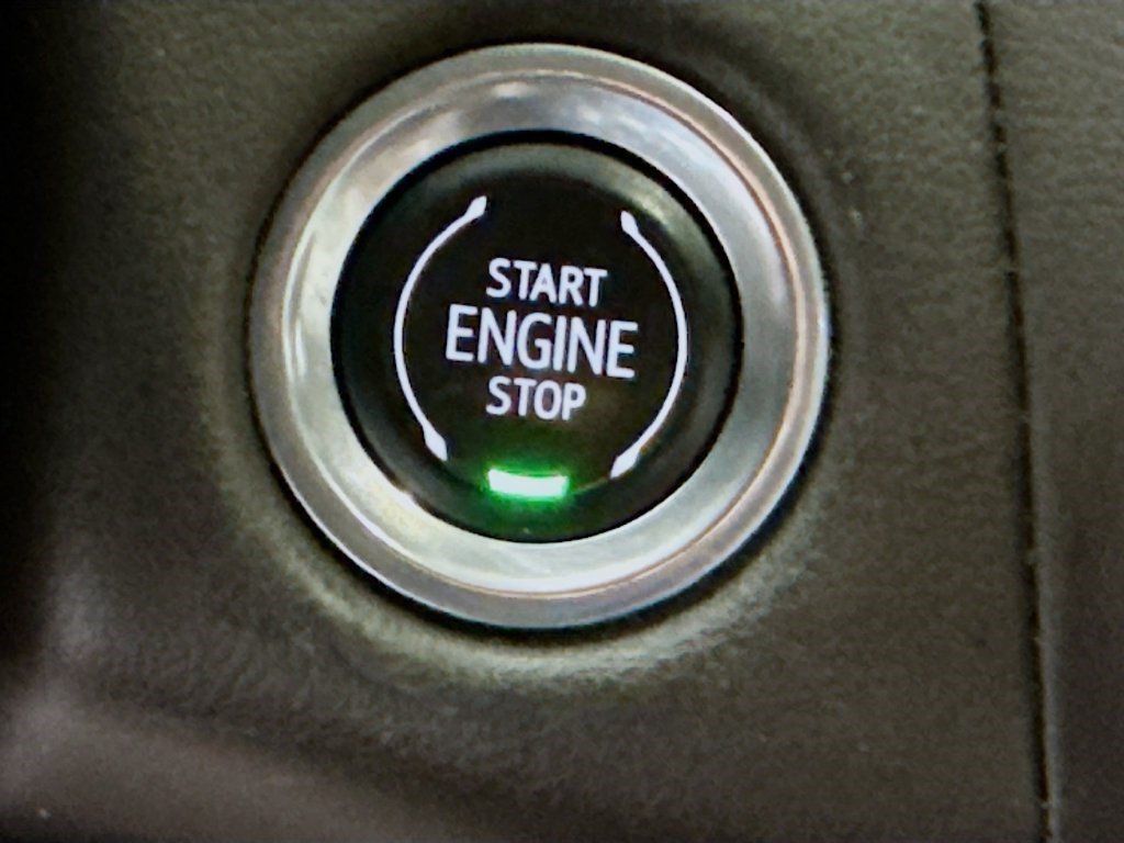 Used 2023 GMC Yukon SLE RWD image 20