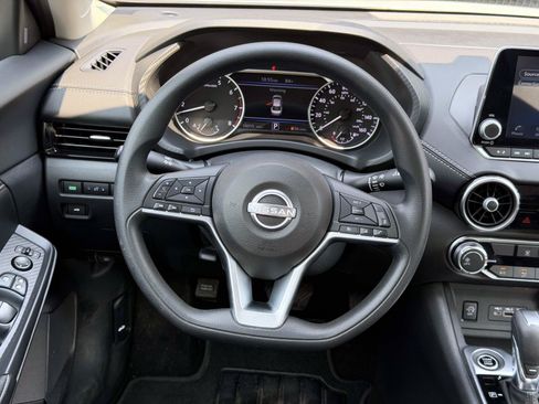 Used 2024 Nissan Sentra SV FWD image 14