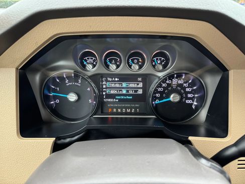 Used 2013 Ford F450 Lariat w/ Lariat Interior Pkg image 24