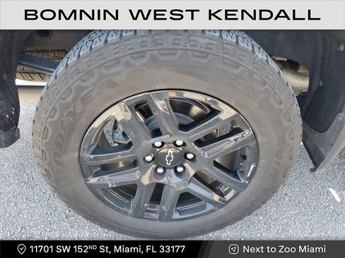 Certified 2025 Chevrolet Silverado 1500 High Country w/ Midnight Edition image 9