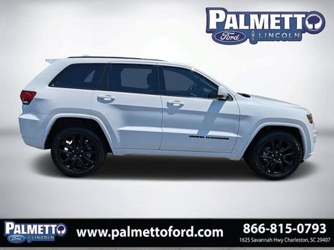 Used 2021 Jeep Grand Cherokee Laredo X AWD/4WD image 3