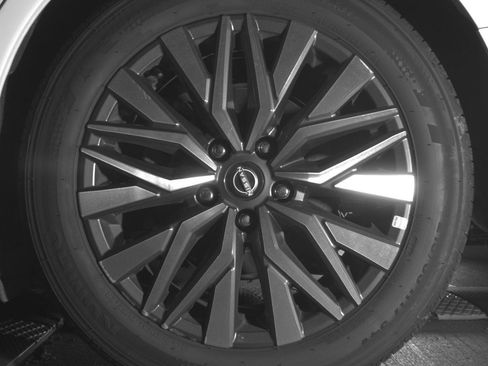 Used 2025 Nissan Altima 2.5 SV image 14