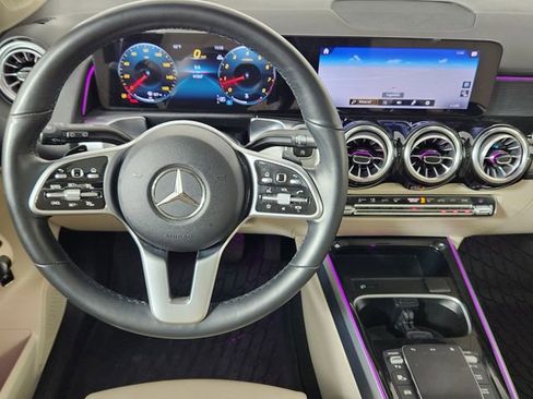 Used 2023 Mercedes-Benz GLB 250 4MATIC image 29